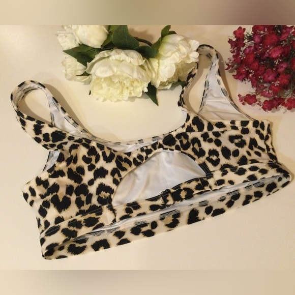 ♥️HP!♥️ Old Navy | Cheetah Cut Out Sports Bra - Picture 7 of 10